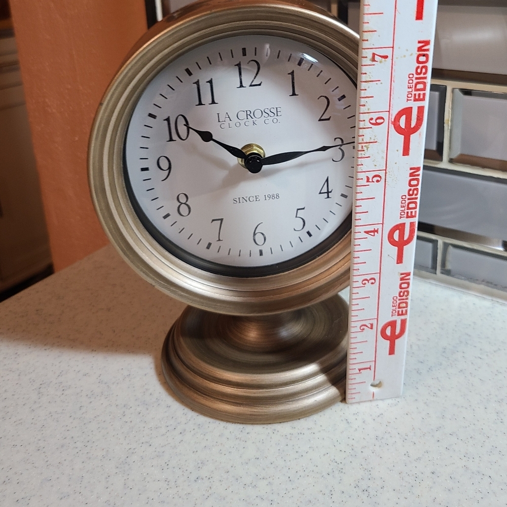 LaCrosse Table Clock - Picture 4 of 13